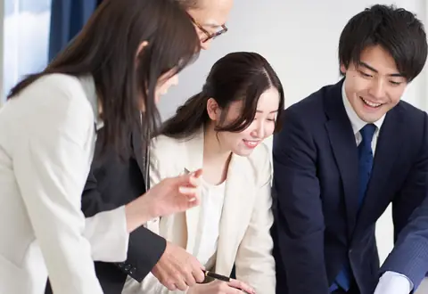リクブランのSNS採用支援の流れ：戦略設計