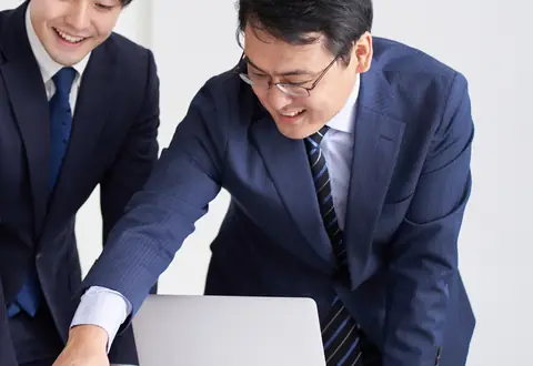 リクブランのSNS採用支援の流れ：分析・改善